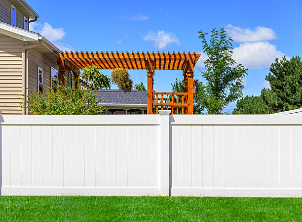 full vinyl fence for a home in Greenwich, CT